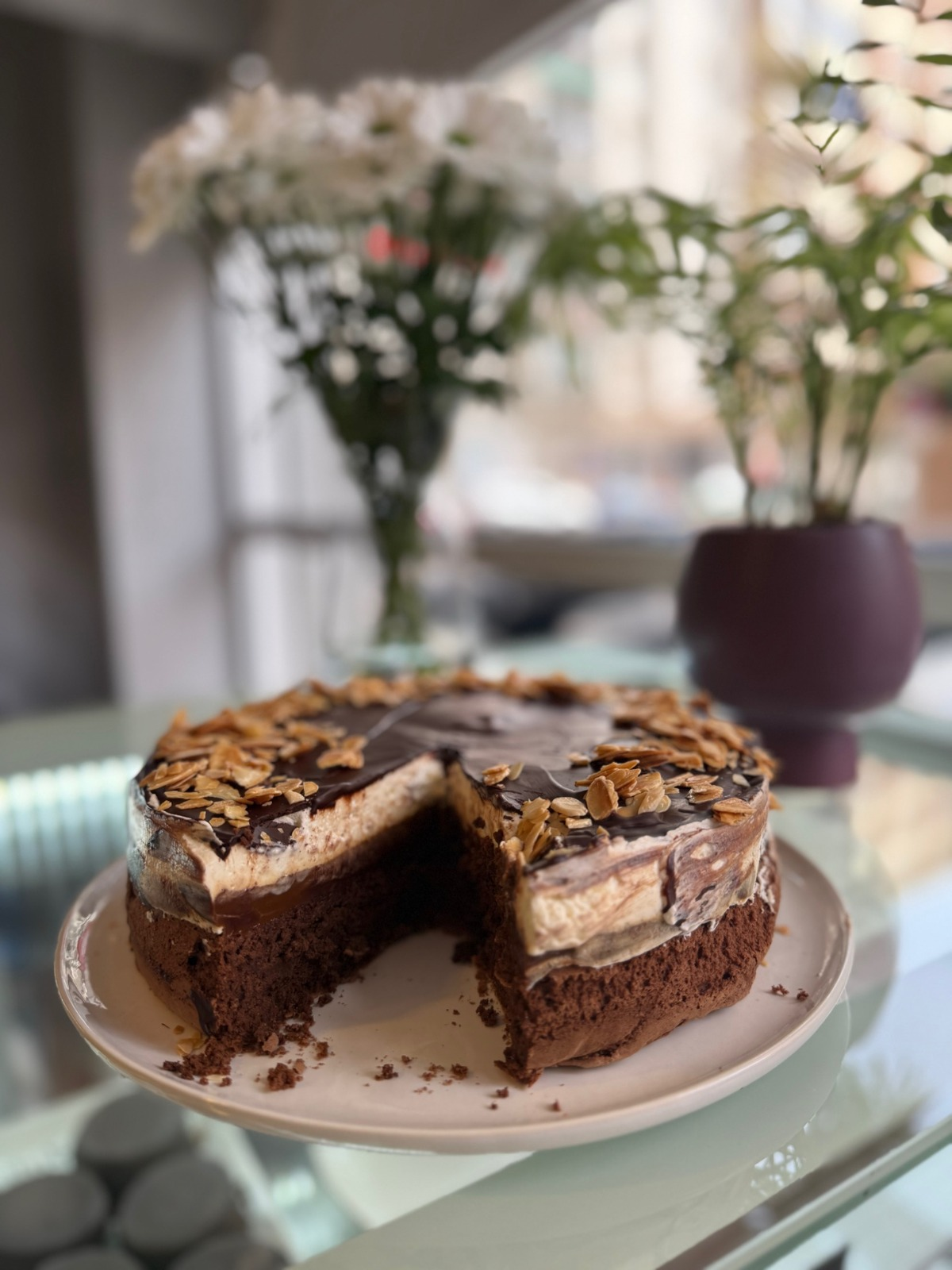 Tarta Bombón de Café troceada.